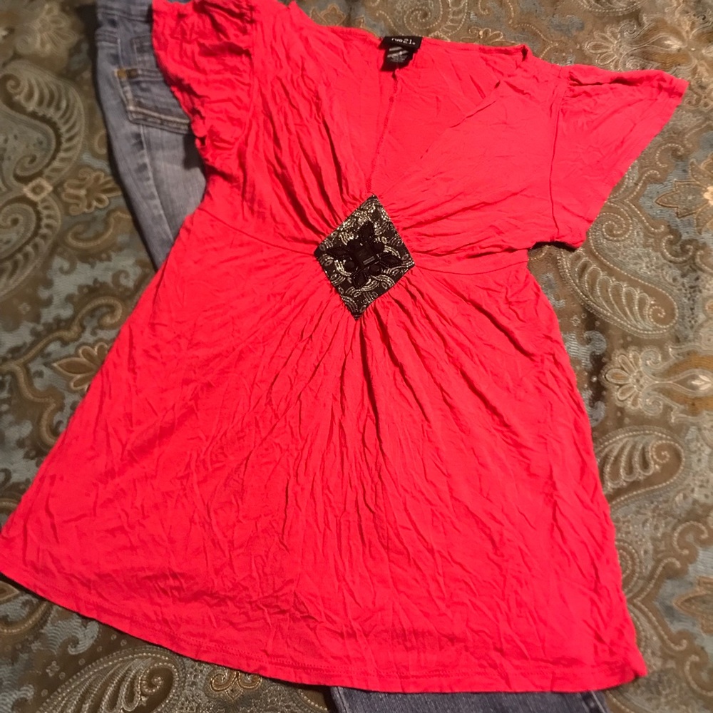 Rue 21 Deep V top